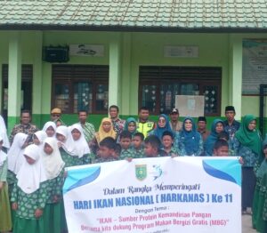 Peringatan Hari Ikan Nasional Ke-11, Pj Walikota Subulussalam Gelar Kegiatan Pemberian Makan Gratis di SD Plus Muhammadiyah